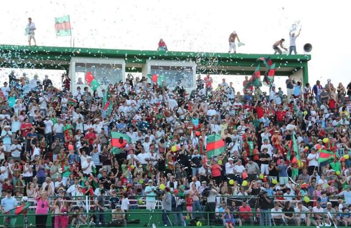 verdirrojo's tweet photo. Un domingo 27 de noviembre de 2011 salíamos campeones de la LRF tras 25 años sin títulos.

El inolvidable partido fue en el Parque Juan Emilio Bove, ante Unión de Torquinst, superando al rival por 7 - 1, luego de comenzar perdiendo 1 - 0 

¡Feliz día hinchas verdirrojos! 💚❤️ https://t.co/tdmHvhALDU