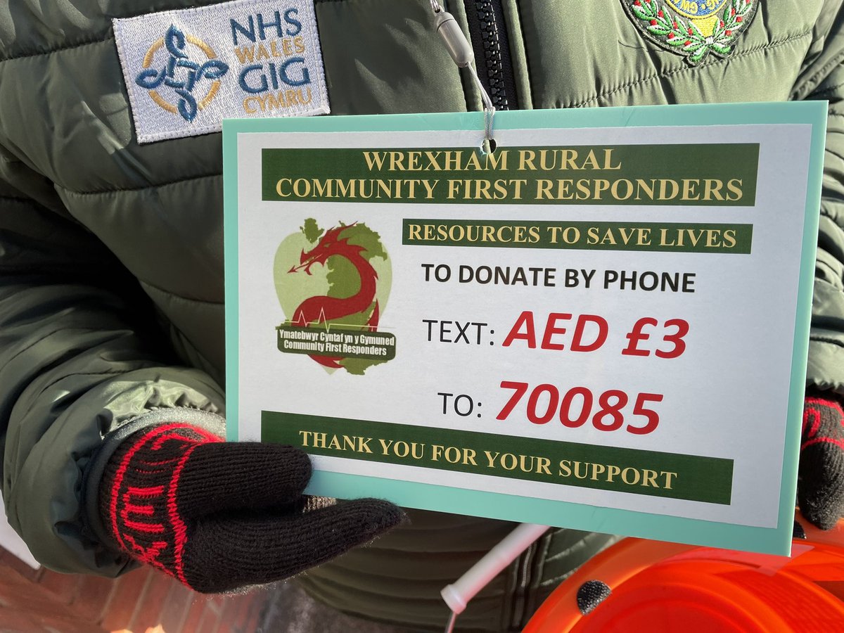 markjackson73's tweet photo. Most probably the coldest i have ever been when watching football today. However, well done @wrexham_afc @OfficialDLOWAFC another great bucket collection. This weeks was Wrexham Rural Community First Responders. Details on 2nd photo, Text AED &amp; whatever donation to 70085 ❤️ https://t.co/pdIPTcrsK2