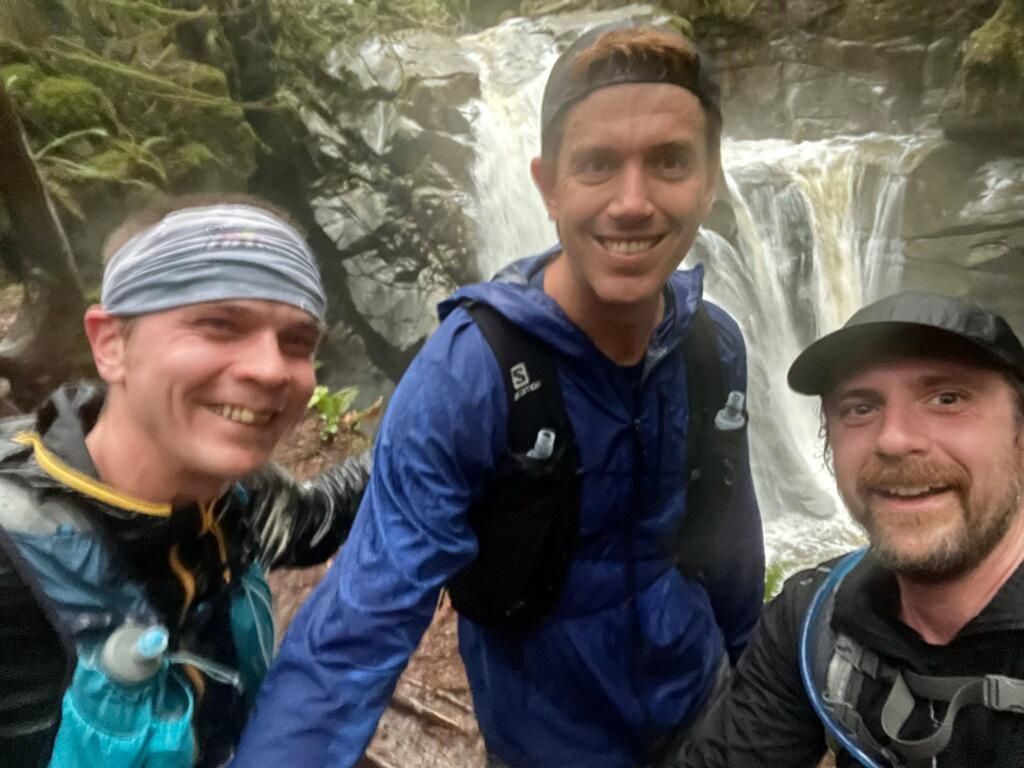 CommTrailRun's tweet photo. Good morning for a group run! Got out with these two as well as a whole great group of others, part of the @SalomonSports #TrailLab. Super nice to be a part of! https://t.co/ZjSkO7Ehwo
