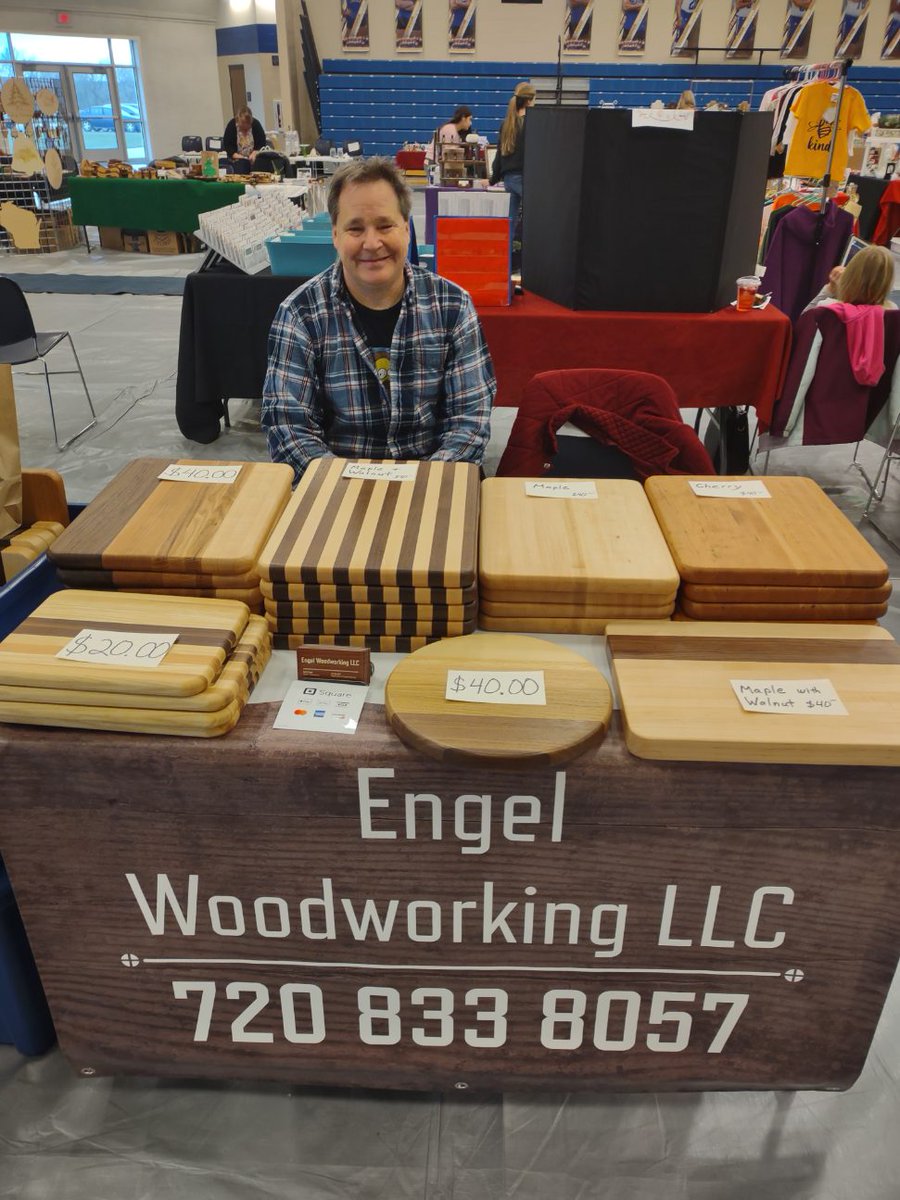 ce_epadilla's tweet photo. A day at the Johnson Creek Holiday craft fair😊 https://t.co/TvWhafgY6e