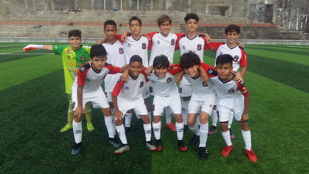 JuvenilesCFC's tweet photo. #TorneoDistritoCapital | #Sub13B | J15 | @JuvenilesCFC | XI Inicial | Miguelangel Rangel; Ibrahim Rivas, David Ramírez, Dylan Merchan, Gianfranco Melillo, Héctor López, Carlo Cordova, Sebastián Bolívar, Jeremy Bernal, Aram Almenar y Michelle Palumbo. DT: Emanuel Graterol. https://t.co/Eb9EEivjZk