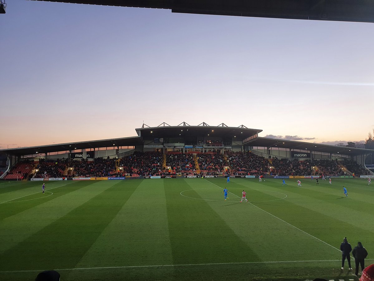 IlanRowlands's tweet image. 3 point in the bag #mullins #Wrexhamfc #freezing