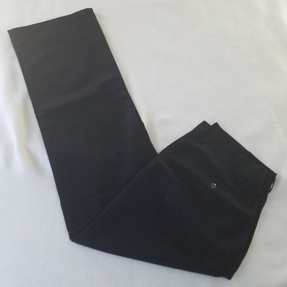 IvonCage's tweet photo. So good I had to share! Check out all the items I'm loving on @Poshmarkapp from @Lifesty63855795 @BorgenSabina #poshmark #fashion #style #shopmycloset #lovebydesign #mftrousers #nike: https://t.co/ejxLlecCTS https://t.co/A3SKhinX7b