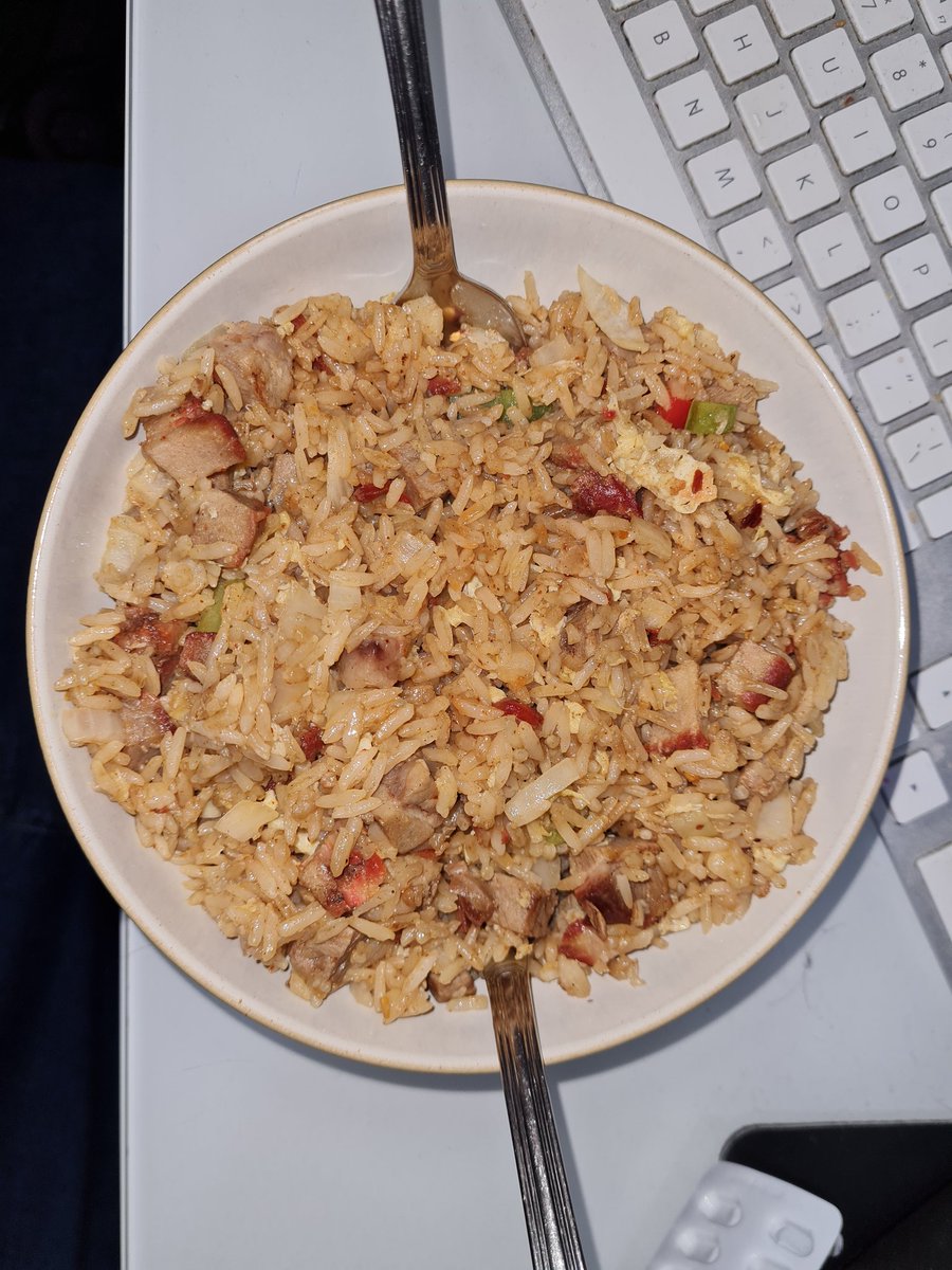 KennethJamesUK's tweet photo. Its tradition as old as xmas that i get a chinese take away while i edit my film duribg #MAP48_6 #teamtissue #imhavingthat @MAPlatform https://t.co/ZK1KKmU0QK