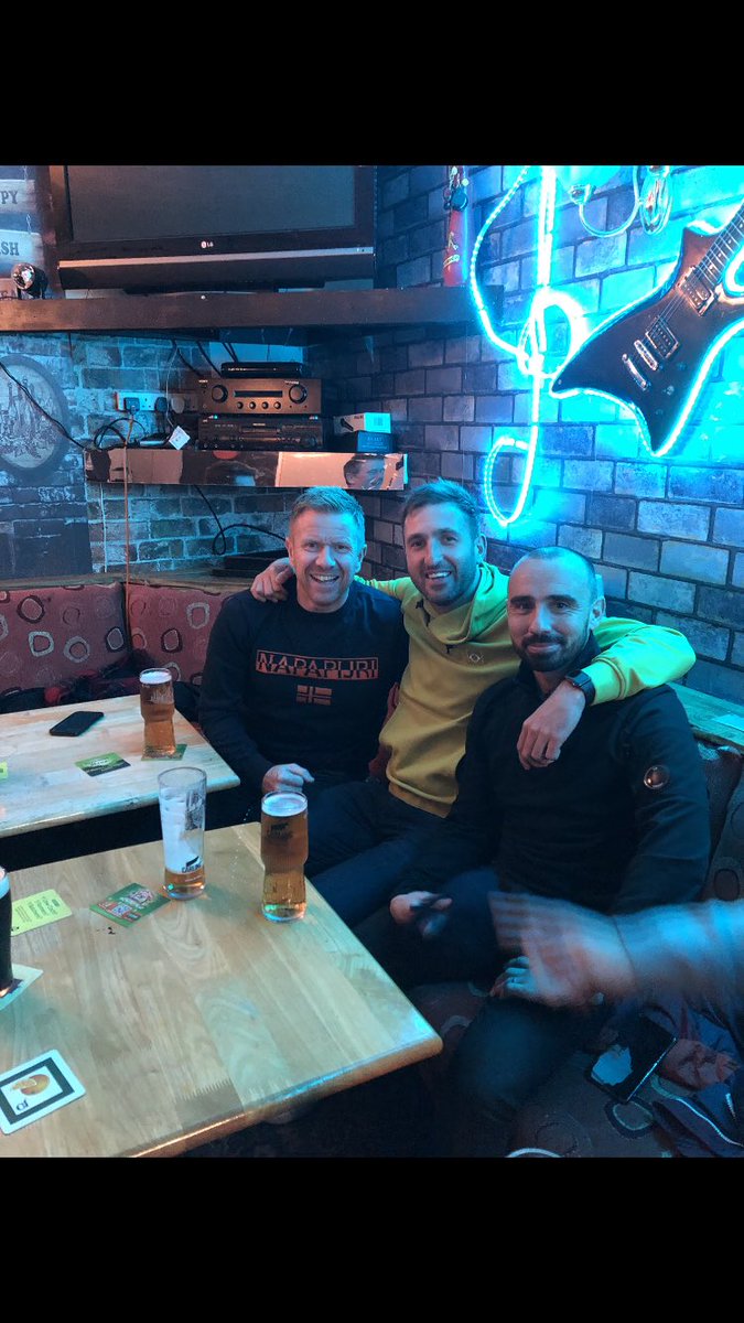 rob10john's tweet image. 2 of Swansea finest @familyclown and Leon Britts