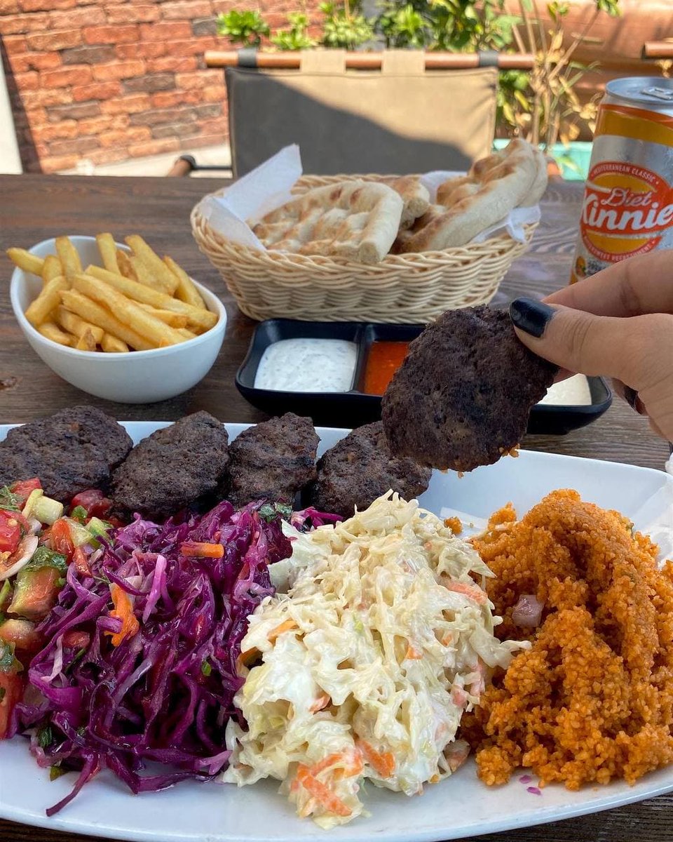 kebabfactory_mt's tweet photo. Meatballs 🔥 Do you prefer with sauce or without? Pick between original or cheesy meatballs, choose your top 3 sauces and dig in! #meatballs #sauce #fries #salad #food #Turkish #Malta #lunch https://t.co/GoQZiF9T6Z