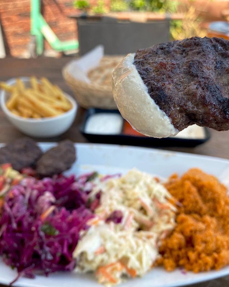 kebabfactory_mt's tweet photo. Meatballs 🔥 Do you prefer with sauce or without? Pick between original or cheesy meatballs, choose your top 3 sauces and dig in! #meatballs #sauce #fries #salad #food #Turkish #Malta #lunch https://t.co/GoQZiF9T6Z
