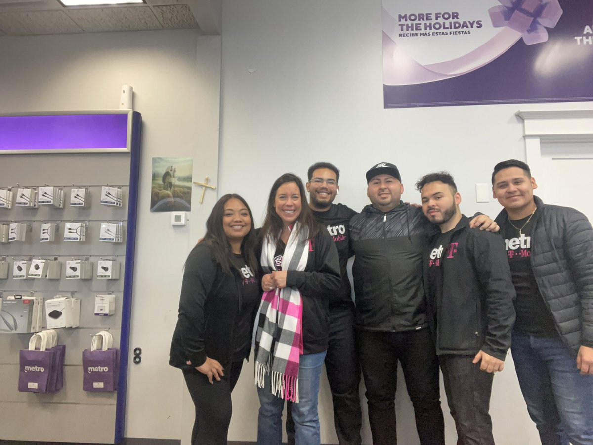 Hanging out with the awesome team at 65 Douglas in Holland <a href="/MsAbbylicious/">Abby Skewes</a> <a href="/WinstonAwadzi/">Winston Awadzi</a> <a href="/thayesnet/">Terry Hayes</a> <a href="/SteveGerevas/">Steve Gerevas</a>
