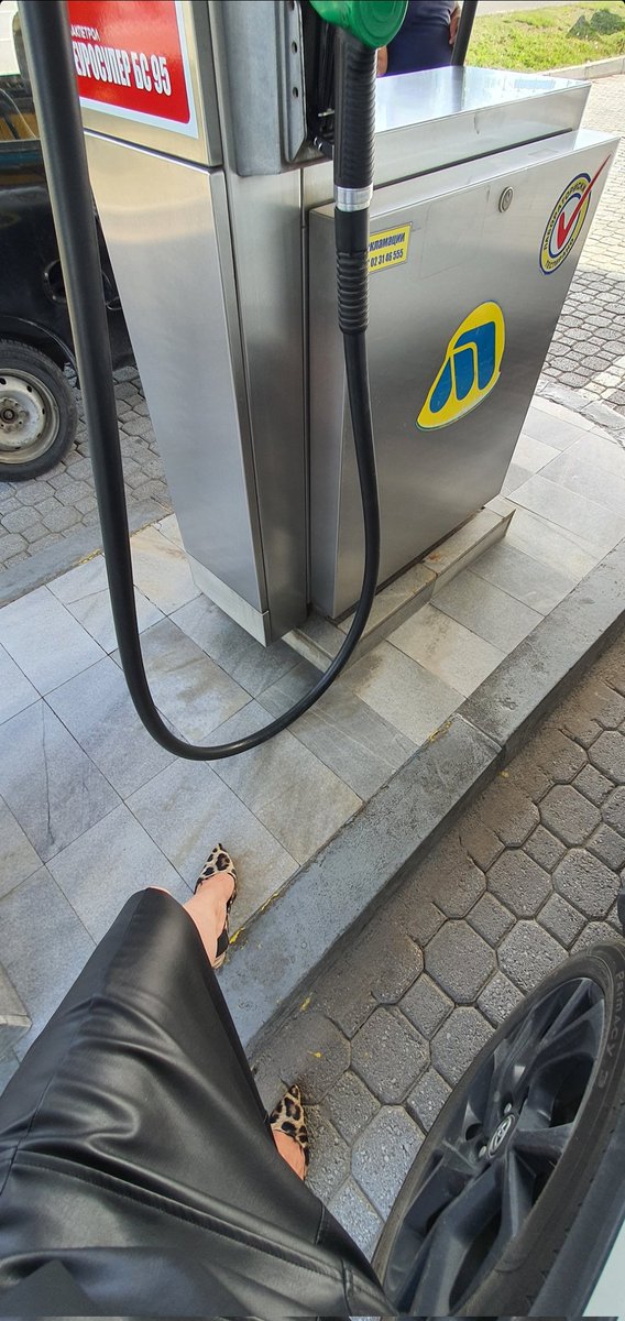 Не одам кај него. Одам само на скапи места