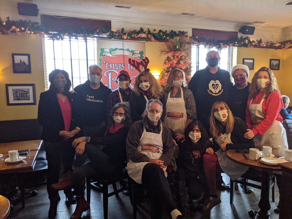 Had a great time earlier this morning at the Breakfast in #Streetsville at <a href="/CuchulainnsPub/">Cuchulainn's Pub</a> with Hazel McCallion.

All proceeds go to <a href="/EdenFood4Change/">Eden Food for Change</a>.

Thank you to the organizers for hosting this event to give toys and meals to those in need during the holidays.