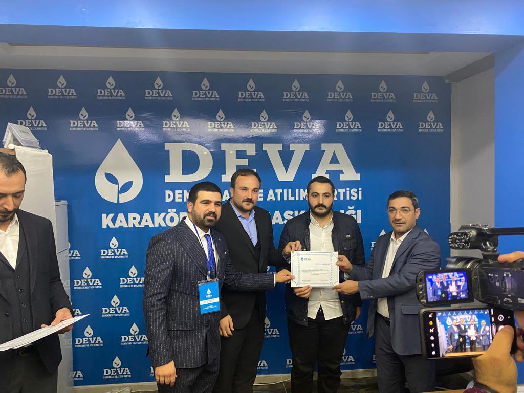 KarakopruyeDEVA's tweet photo. İlçe gençlik bşk sn @MehmetLeba2 gençlik YK sertifikaları taktim edildi. İlçe bşk sn @avsabriyetim Bozova ilçe bşk sn @AvAliArusoglu il kadın çalışmaları bşk sn @TulayAslanUgrlu  ve yüzlerle genç katılım sağladı @dogasanlioglu @emin_ekmen @EssumAslan @AvAhmetTuysuz @PINARMELIK https://t.co/kIbKrJjn0P