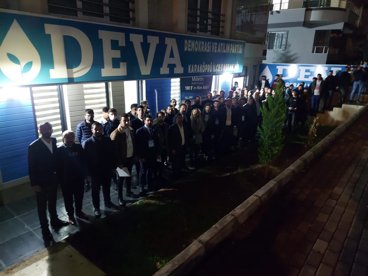 KarakopruyeDEVA's tweet photo. İlçe gençlik bşk sn @MehmetLeba2 gençlik YK sertifikaları taktim edildi. İlçe bşk sn @avsabriyetim Bozova ilçe bşk sn @AvAliArusoglu il kadın çalışmaları bşk sn @TulayAslanUgrlu  ve yüzlerle genç katılım sağladı @dogasanlioglu @emin_ekmen @EssumAslan @AvAhmetTuysuz @PINARMELIK https://t.co/kIbKrJjn0P