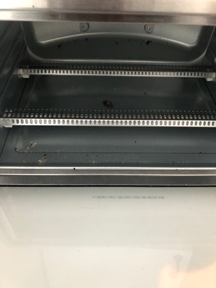 goldielocksny's tweet photo. @Kohls @HamiltonBeach On Tuesday, I bought toaster oven. There is no pull out tray in the oven. I no longer have the box. Didn’t think I would need to return due to missing parts. Please advise https://t.co/huOl6PRoVR