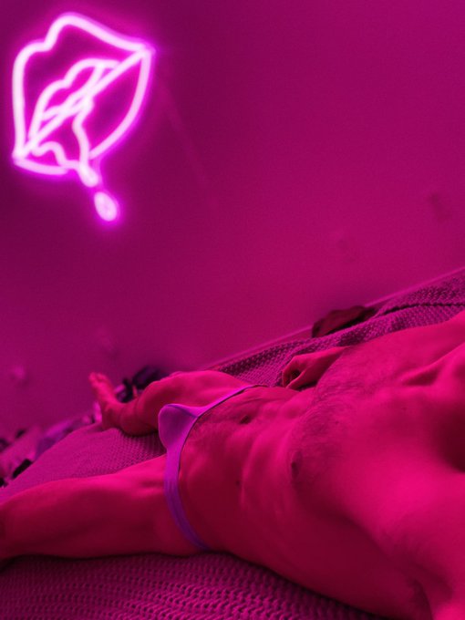 Start sucking  🔥See more of me ⤵️sub🔥  ($3 OF) ⤵️ https://t.co/deUa0IsGNL https://t.co/pFD9pCJ2iZ