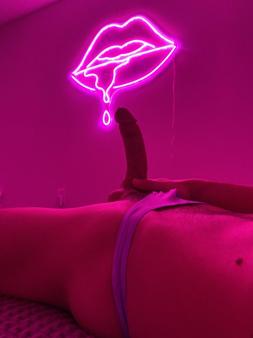 Start sucking  🔥See more of me ⤵️sub🔥  ($3 OF) ⤵️ https://t.co/deUa0IsGNL https://t.co/pFD9pCJ2iZ