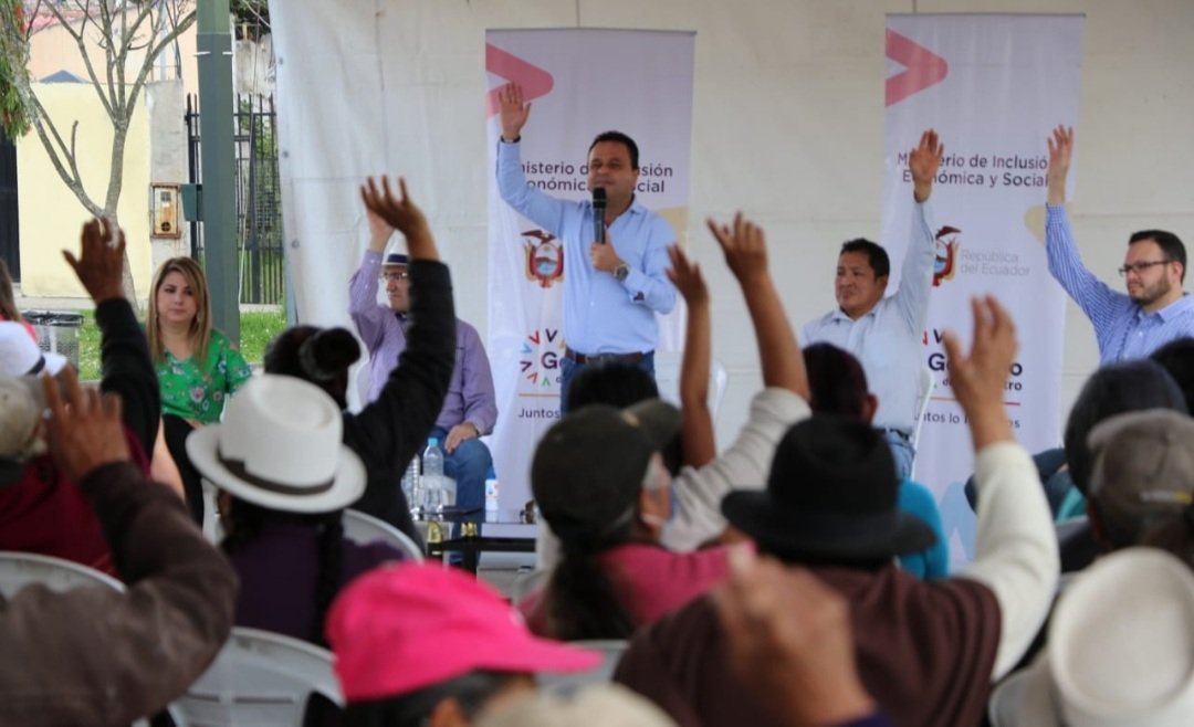 goberazuay's tweet photo. Esta donación fue por parte de la Fundación Heifer que, de forma constante, apoya los diferentes programas que ejecuta el #MIES en el país. 🤝

¡Sumamos esfuerzos para garantizar una vida digna para los azuayos!

#JuntosLoLogramos https://t.co/EOWRxK0cpA