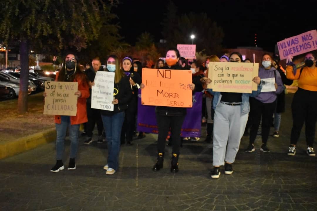 MujeresParral's tweet photo. Con sororidad, salimos a las calles para alzar la voz por aquellas que no pueden hacerlo, y decir con fuerza, que ¡nos queremos vivas, libres y sin miedo! https://t.co/pCpcbqxRZd