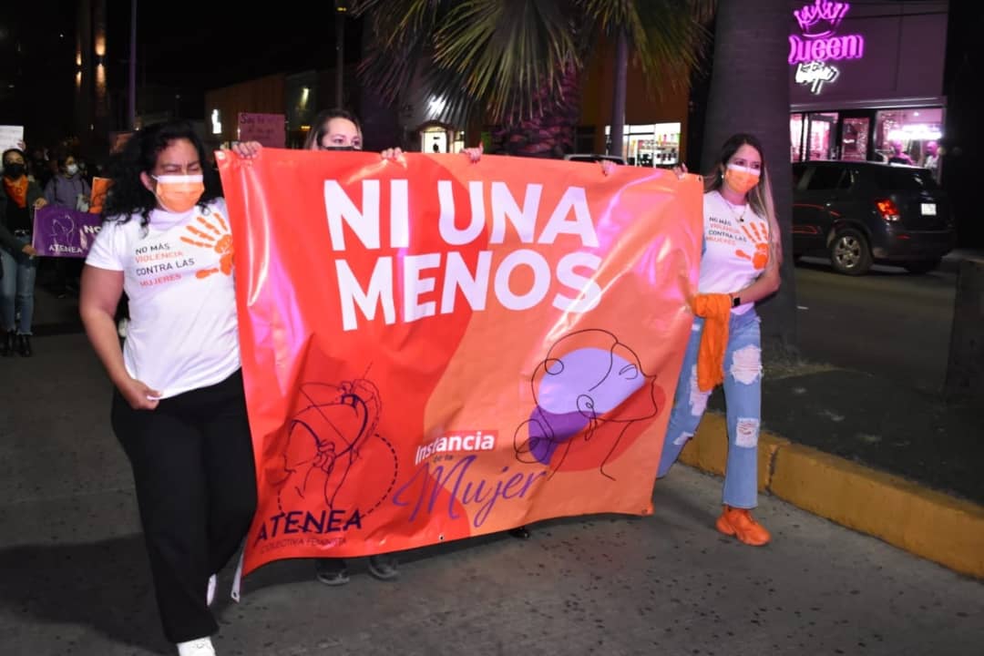 MujeresParral's tweet photo. Con sororidad, salimos a las calles para alzar la voz por aquellas que no pueden hacerlo, y decir con fuerza, que ¡nos queremos vivas, libres y sin miedo! https://t.co/pCpcbqxRZd