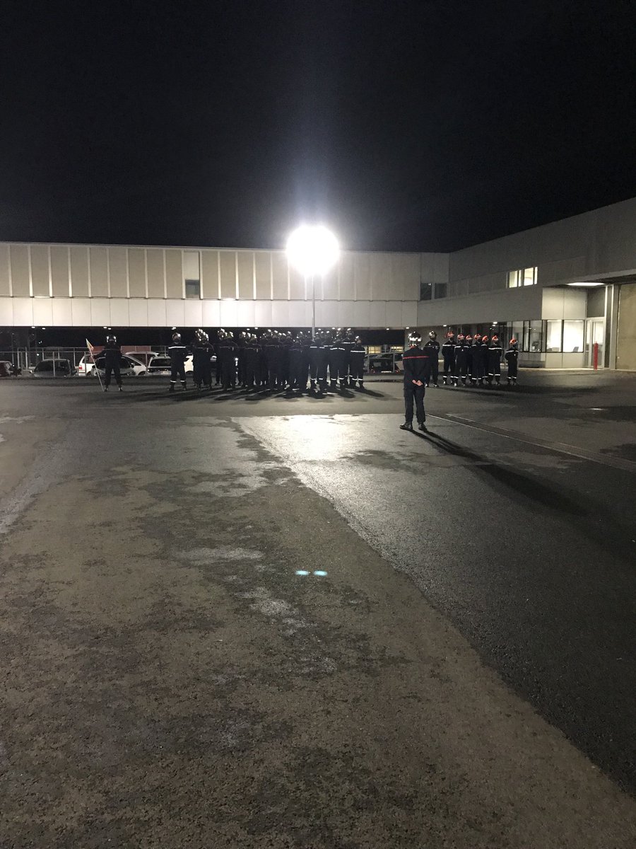 ThierryBenoit35's tweet photo. #DirectCirco , coup d’envoi des cérémonies #SainteBarbe à #BazougesLaPérouse et @FougeresAgglo @SDIS35officiel . Reconnaissance, soutien et hommage à nos sapeurs-pompiers. #pompiers professionnels et @missionSPV #TousVolontaires. https://t.co/3aFul6vmmT
