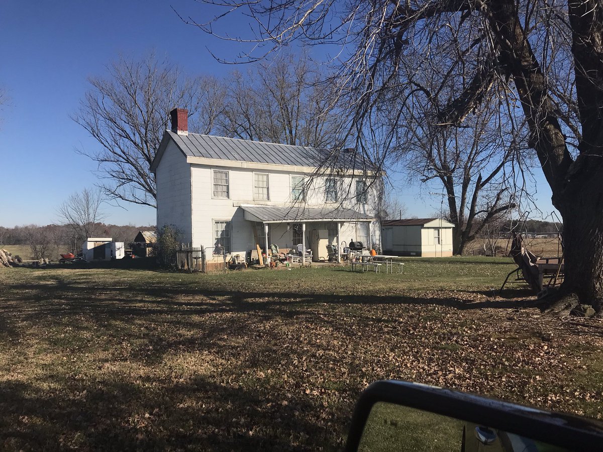 jwlpc's tweet photo. https://t.co/sE65t503do
Surveyed Verdiersviile this week, 138 acres, the blue arrows points it out on an 1862 map. Catlett Rhoades house (my client owns it as well) is the green arrow. Link is a good story about action at Verdiersville.
#OrangeCountyVA https://t.co/Ti5vS4yY4d