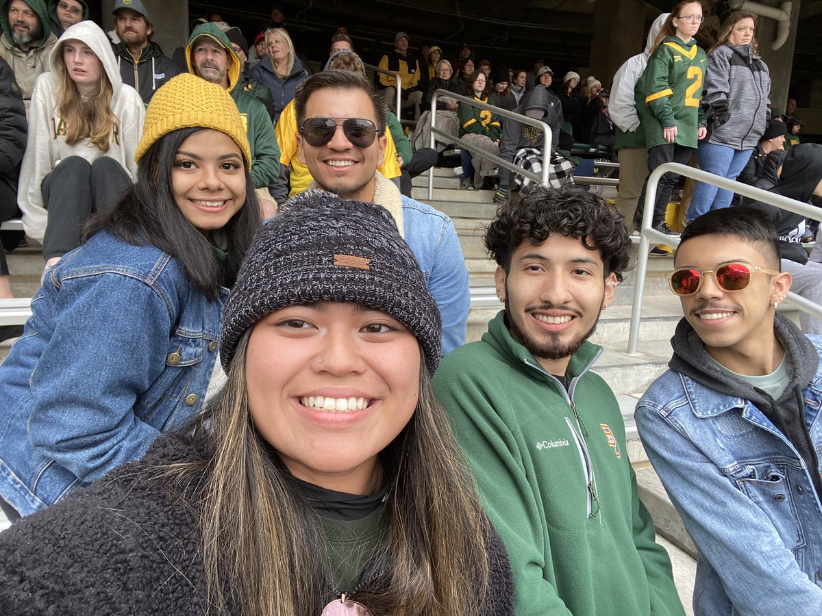 JULIETRRAN's tweet photo. a little drizzle won’t stop us from being here #SicEm https://t.co/utt1WNxHL0