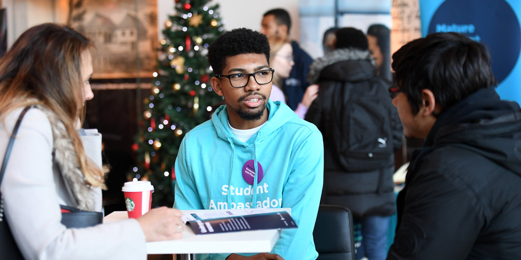 Bruneluni's tweet photo. Thinking of studying at uni next year? Come and see for yourself what Brunel has to offer. 🏢 📚 🌳 

Book your place for our next undergraduate Open Day on Wednesday, 8 December 
➡️ https://t.co/qlWo7ynNAA. 

#DiscoverBrunel https://t.co/ay11h9puxd