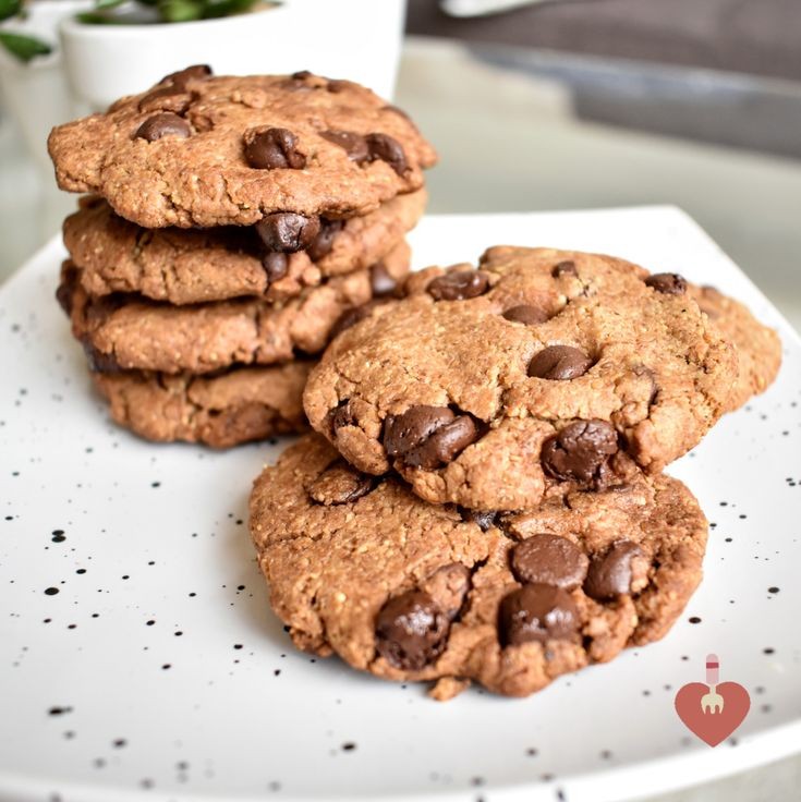 ilvesope's tweet photo. RECETA DE GALLETAS DE CHOCOLATE CON ALMENDRAS PARÁ HACER EN NAVIDAD 🍪🥛
(los que he encontrado por ahora.) 

RT para que los demás aprendan a hacer galletitas 😘 https://t.co/jtklKfaLyH