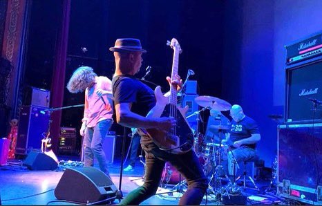 GuitarmyOfOne's tweet photo. Played with @dinosaurjr last night in Massachusetts, we did one of our Deep Wound ‘classics’ 😀 Always so great to rip it up with these guys, and their set sounded amazing last night.
#deepwound #dinosaurjr #academyofmusicnorthamptonma #bass #guitarmyofone https://t.co/6sM3MKxDK4