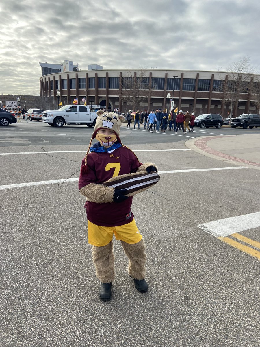 fliesae's tweet photo. #gophergameday https://t.co/OCTtRFW4AJ