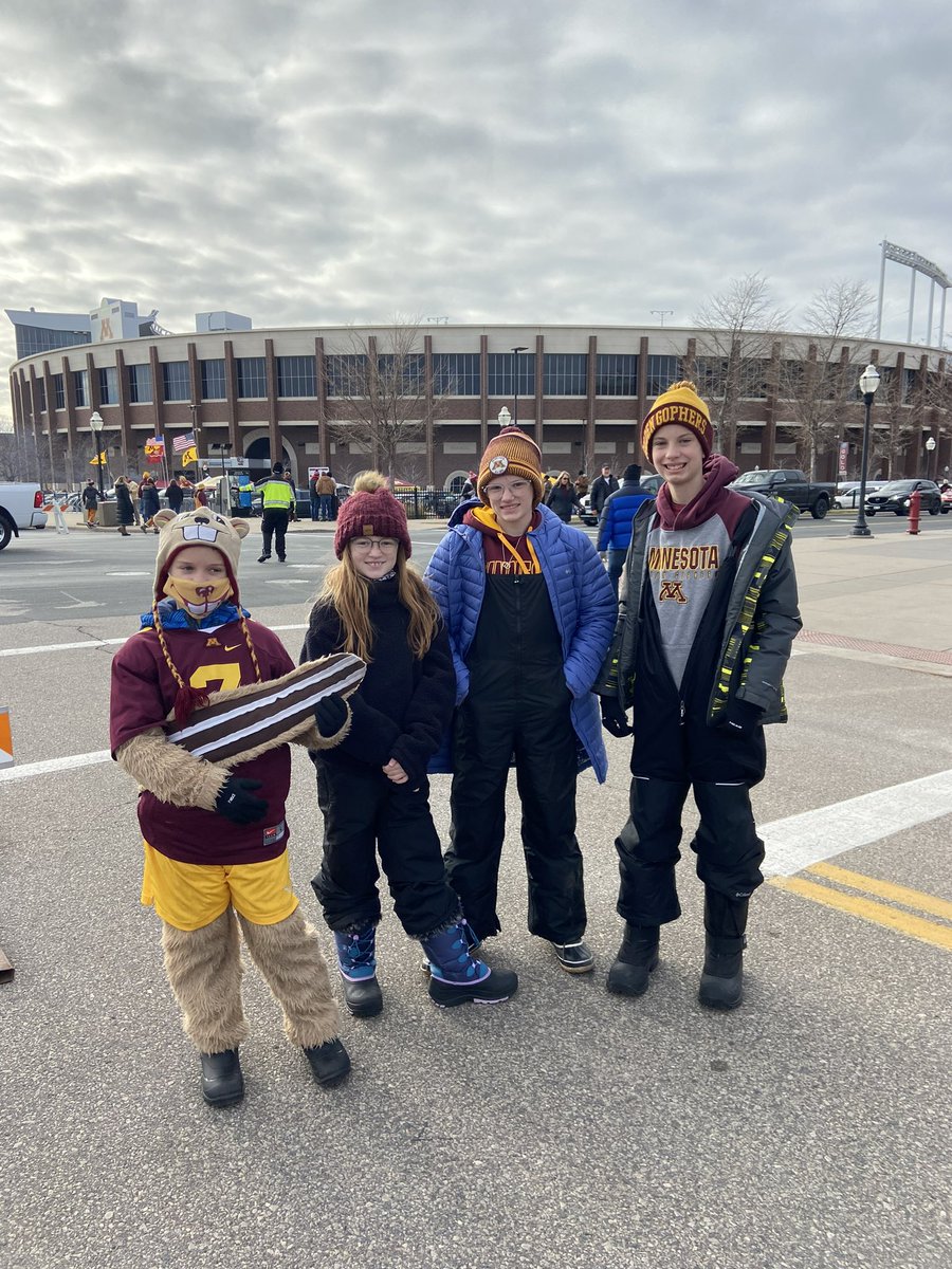 fliesae's tweet photo. #gophergameday https://t.co/OCTtRFW4AJ
