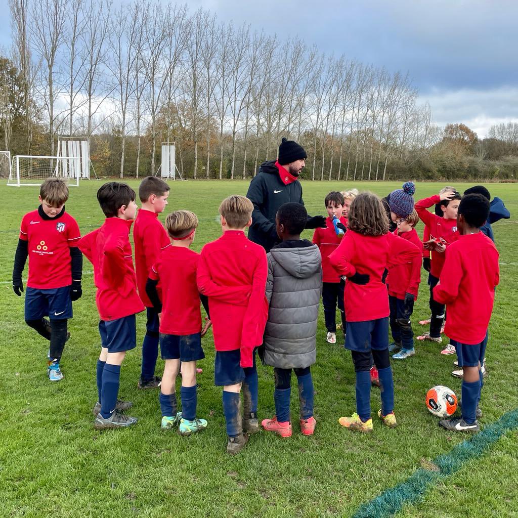 TrottersYFC's tweet photo. U10s getting game ready at today’s training session #trotters #tinytrotters #facoaching  #essexfootball #kidscoaching https://t.co/6TL74lOFkw