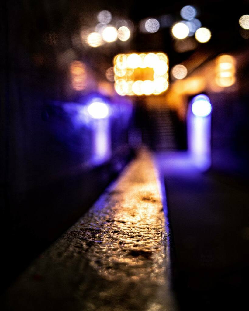 Bokeh Bearpit
.
📸 Ricoh GR III (1/5 f/2.8 ISO 640)
📍 The Bearpit
.
#bokehphotography #bokehlicious #bokehlights #bokehlove #bokehlovers #total_dof #dof #dof_brilliance #your_cityshotz #urbanromantix #urbanromantix_2500 #deceptive_cities #urban_shutte… instagr.am/p/CWymWkho8fX/