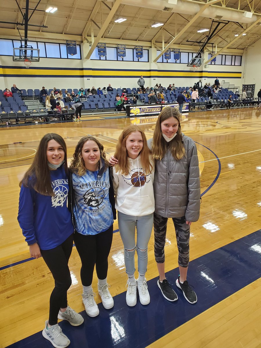 MavericksGBB26's tweet photo. No basketball this weekend? No problem!!!! Watching a THRILLER @ Webster University. No one better for these girls to learn from!!! @GorlokWBB keep grinding ladies!!! 

@WUhoops @AvaVbball @anna55885979 @JKoehrer @jtpicarella @andi_vanee 
#wewannaplay #noweekendsoff #watchnlearn https://t.co/dJbhVAVFHH