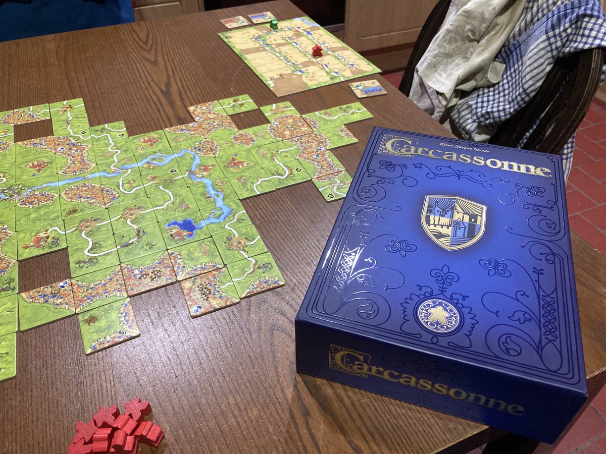 Chwarae fersiwn 20fed pen blwydd ⁦⁦<a href="/Carcassonne/">Carcassonne Central</a>⁩ heno. Cynhyrchiad chwaethus iawn. Ond colli'r tro hwn i ⁦<a href="/Mechell_RO/">Richard Owen</a>⁩. Bydd tro nesaf a gwell hwyl bryd hynny gobeithio.