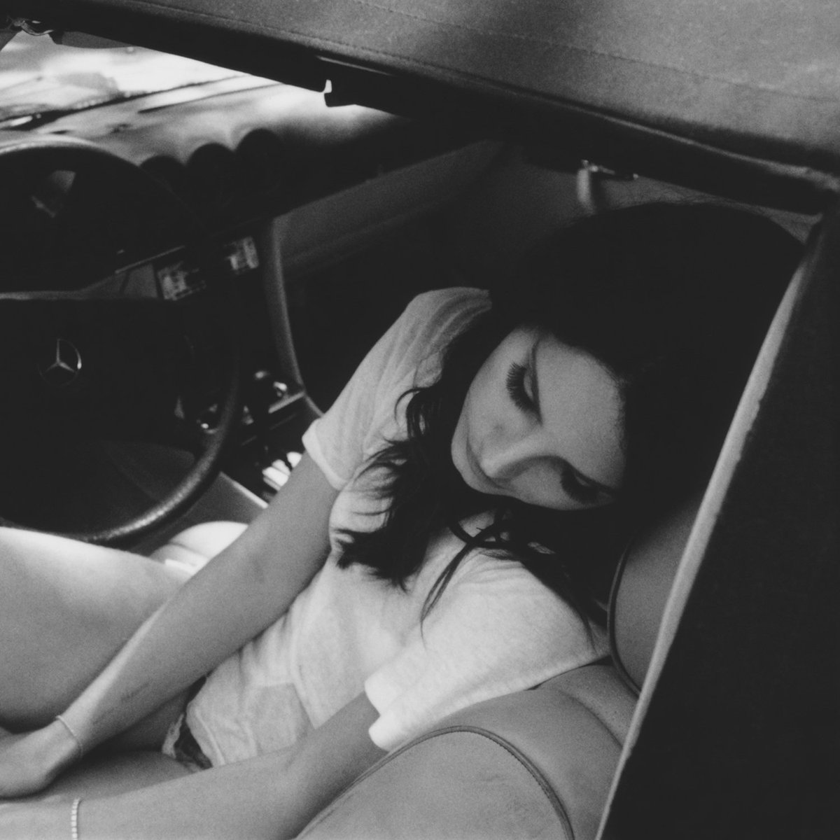 DecodingLDR's tweet photo. Lana Del Rey's Ultraviolence (Song) Did Not Glamorize Abuse. But Would it Matter if She Did?

🦂A (Short) Thread🖤 https://t.co/hAcUPU3f1D