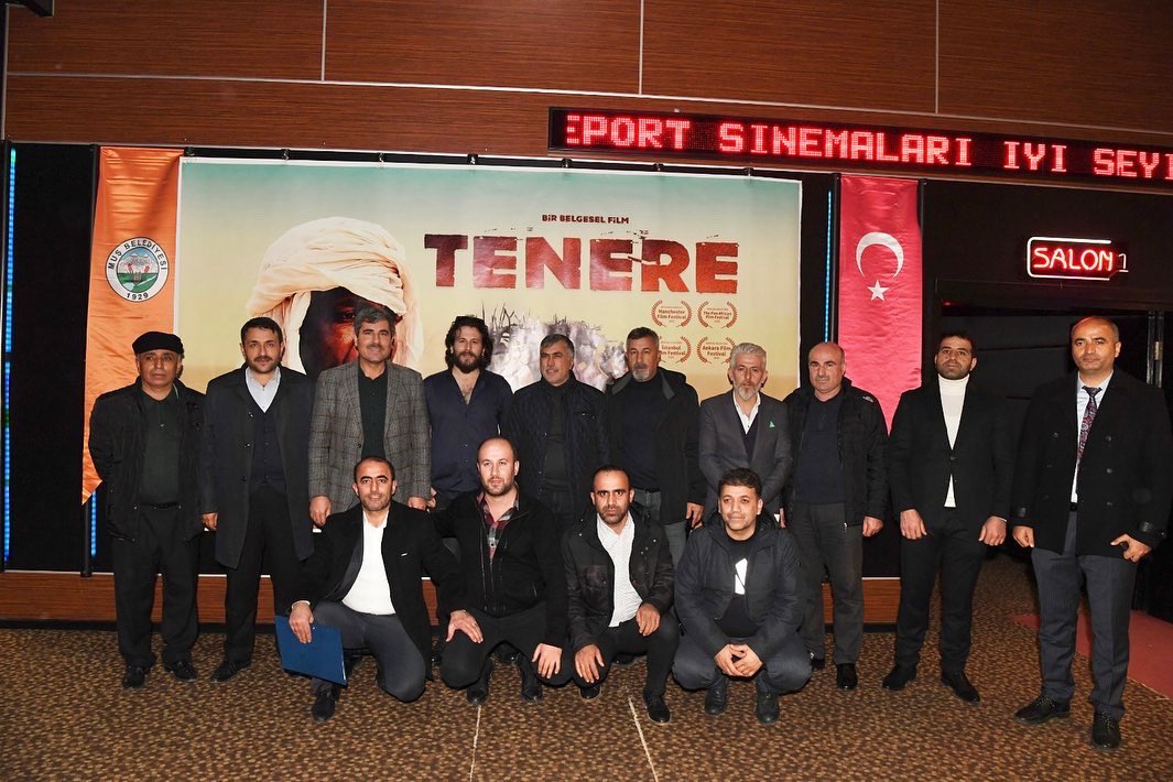 Feyat_ASYA's tweet photo. +++Tenere isimli belgesel filmini hemşehrilerimizle buluşturduk.
Etkinliğimize yoğun ilgi gösteren halkımıza teşekkür eder, genç yönetmen kardeşimize bundan sonra yapacağı çalışmalarda başarılar dilerim. https://t.co/FLlZ5h1ezS