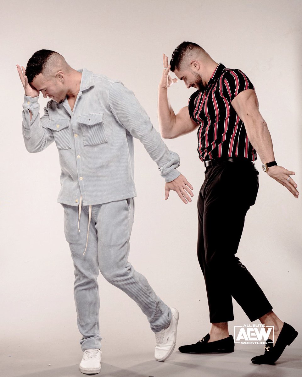 JLukexJr's tweet photo. Who do who signature pose better me or uncle @BrandonHardyx https://t.co/AtRNPT8G5p