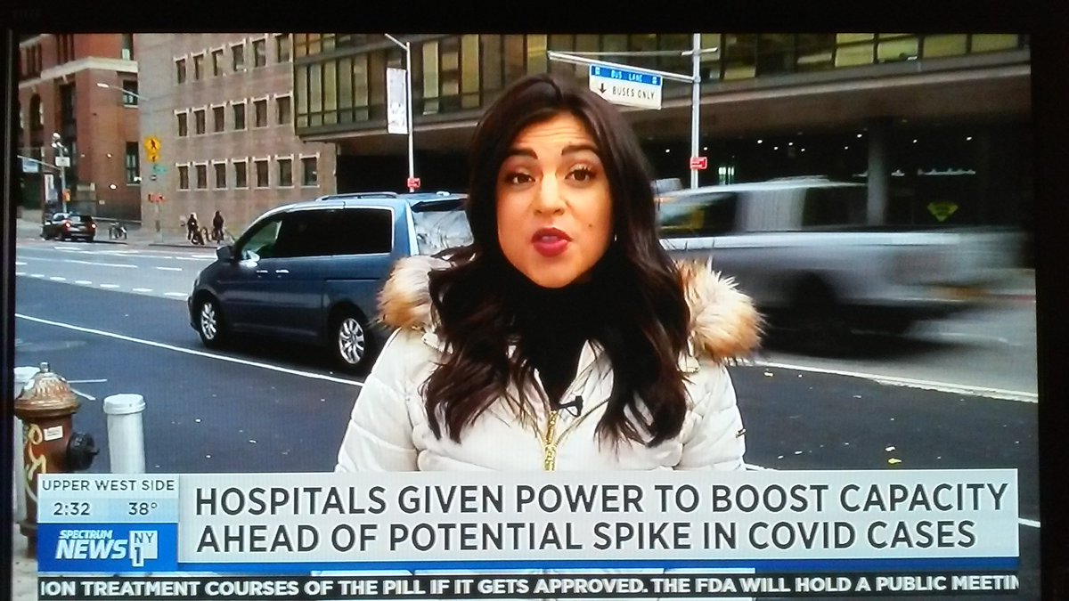 pkchin888's tweet photo. #Nov27th #3Pm #SaturdayAfternoon🌞 Good Afternoon Ms Justine Re,Ms Shannan Ferry,Stefanie @JustineReTV @ShannanFerry @StefManisero @NY1 #NewsAllWeekend. Shannan anchoring, Ms Justine Re's reporting on #CovidOMICRONvariant concerns⚠. Stef's report from @JFKairport on✈ travalers. https://t.co/sACGMDKLNB
