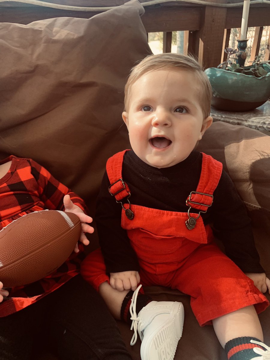 ESwiftttttt's tweet photo. Jack said Go Dawgs ❤️😍🖤 https://t.co/tx97i1wmJF