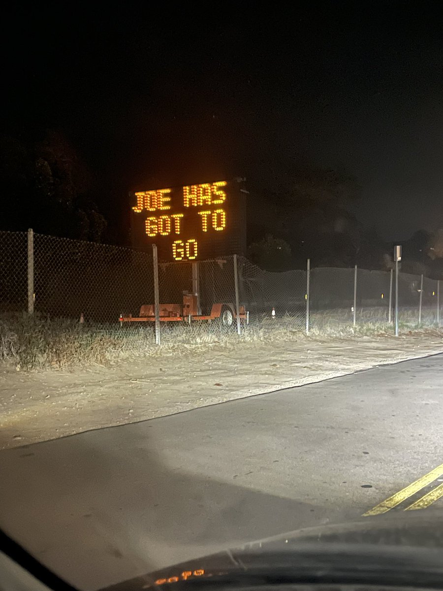 Adam_Michaelson's tweet photo. Hey .@CaltransD5 why are my tax dollars being used for #republican messages on road signs on black Friday ? Not OK!
Route 101 S Santa Barbara sign said “Joe has got to go”
.@CA_Dem .@CBSLA .@ABC7 .@NewsChannel312 .@KSBY .@MoniqueLimonCA .@kimdavid63 .@SecretaryPete #blackfriday https://t.co/Ozci2Ujqcb