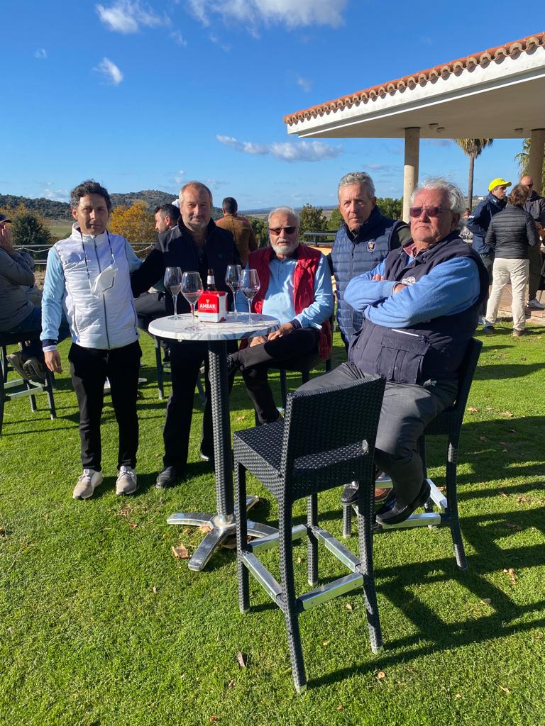 hoyo_7's tweet photo. @NORBACLUBDEGOLF, campazo!!! Muy técnico y difícil... Disfrute y sufrimiento total!
😁😁😁
#polotérmico #golf #ropacasual #pologolf #chalecoacolchado #ropadegolf #pantaloninvierno #pantalonelastico #ropacomoda https://t.co/ZXRxvf7zGo