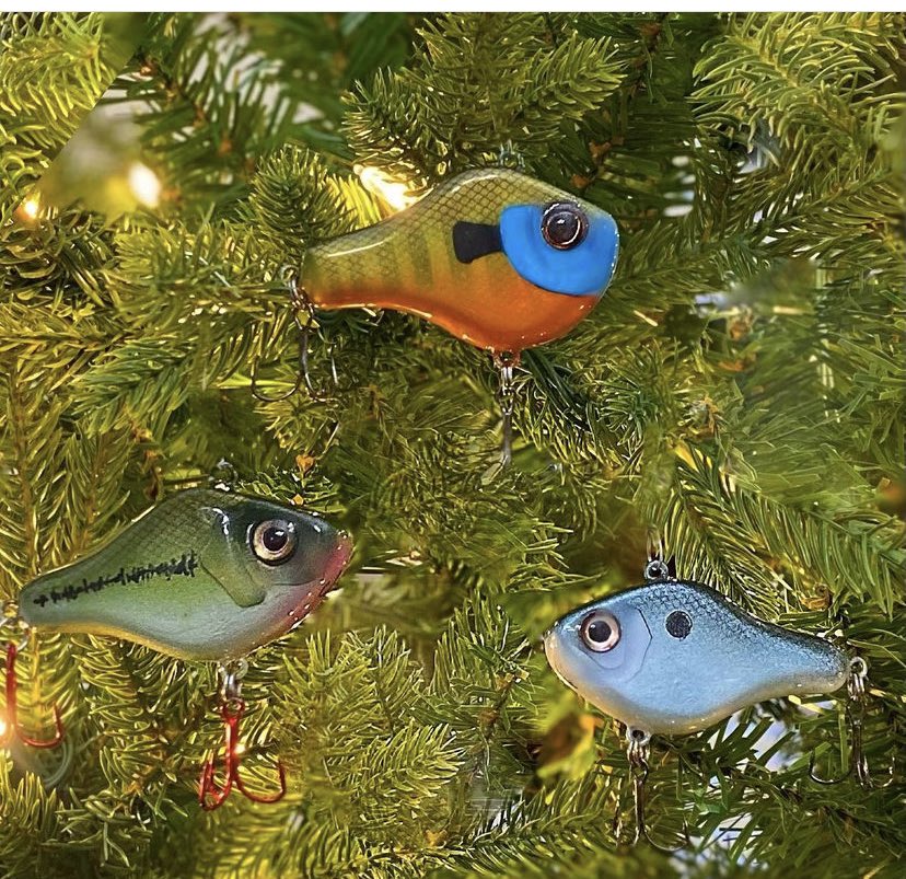 melhajek's tweet photo. #supportsmallbusiness #shoplocal #fishing #SmallBizSat $30 + $8 shipping. Arrives before Christmas! Message to order. Venmo and Zelle accepted. #handmade #handcarved #fishinglures #Christmas https://t.co/NtpNsQO5nI