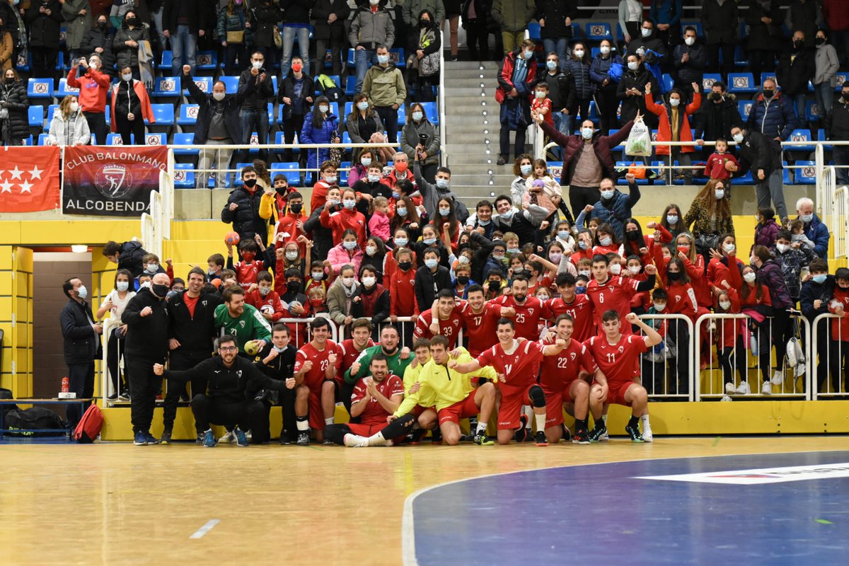 Siii los ✌️puntos se queda en los Sueños.

Sí, sufriendo, pero hay que luchar hasta el minuto 60, todos juntos equipo y afición, grandes y pequeños.

#conectaTuPasion <a href="/bmalcobendas/">Balonmano Alcobendas</a> 
#mischicosdelplata