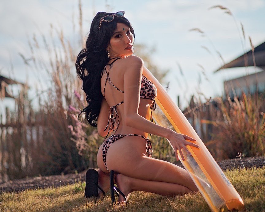 flannel_ninja's tweet photo. screen grabs from my upcoming @ColossalCon Texas cmv. https://t.co/bdzq4ZtKEA
@Veenacos is Nidalee from LoL
#colossalcon #colossalcon2021 #colossalcontexas #lolcosplay #nidaleecosplay #leaguecosplay #LeagueOfLegends https://t.co/sKetluW0Lv
