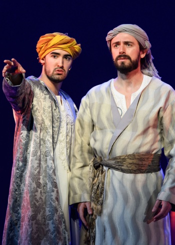 TheatreNewsWeb's tweet image. Theatre-News.com Rumi The Musical, London Coliseum - #rumimusical @rumi_musical #RumiTheMusical #englishnationalopera @E_N_O #LondonColiseum @ENBallet @LondonColiseum dlvr.it/SDJsy1