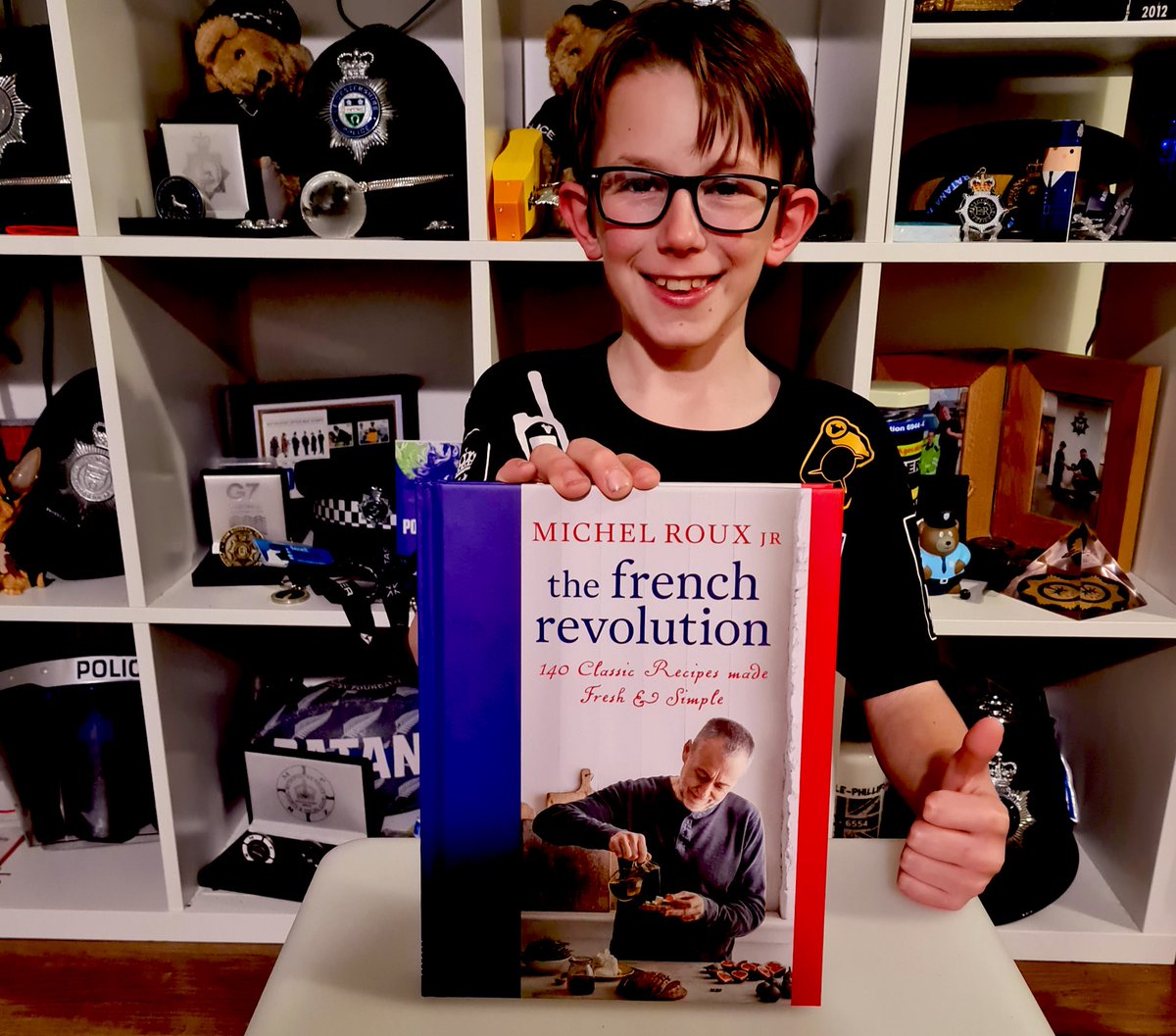This is amazing, thank you so much <a href="/GaelCombettes/">Gaël</a> and <a href="/michelrouxjr/">Michel Roux Jr</a> for donating this signed book to my auction 🤩🤩💙💙