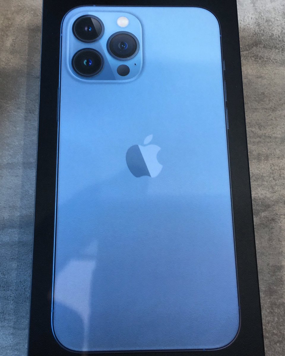 Killboy2020's tweet photo. Llego el #iPhone13ProMax, al fin📱el súper el Sierra Blue 👏🏻👏🏻👏🏻@Apple https://t.co/R4I3v5bNFD