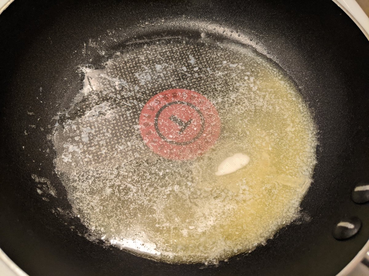 Science_gl's tweet photo. Preparing caramelized onion, by watching the Skills Ontario Cooking Show. @skillsontario #SkillsCookingShow https://t.co/Cmljn2r82A