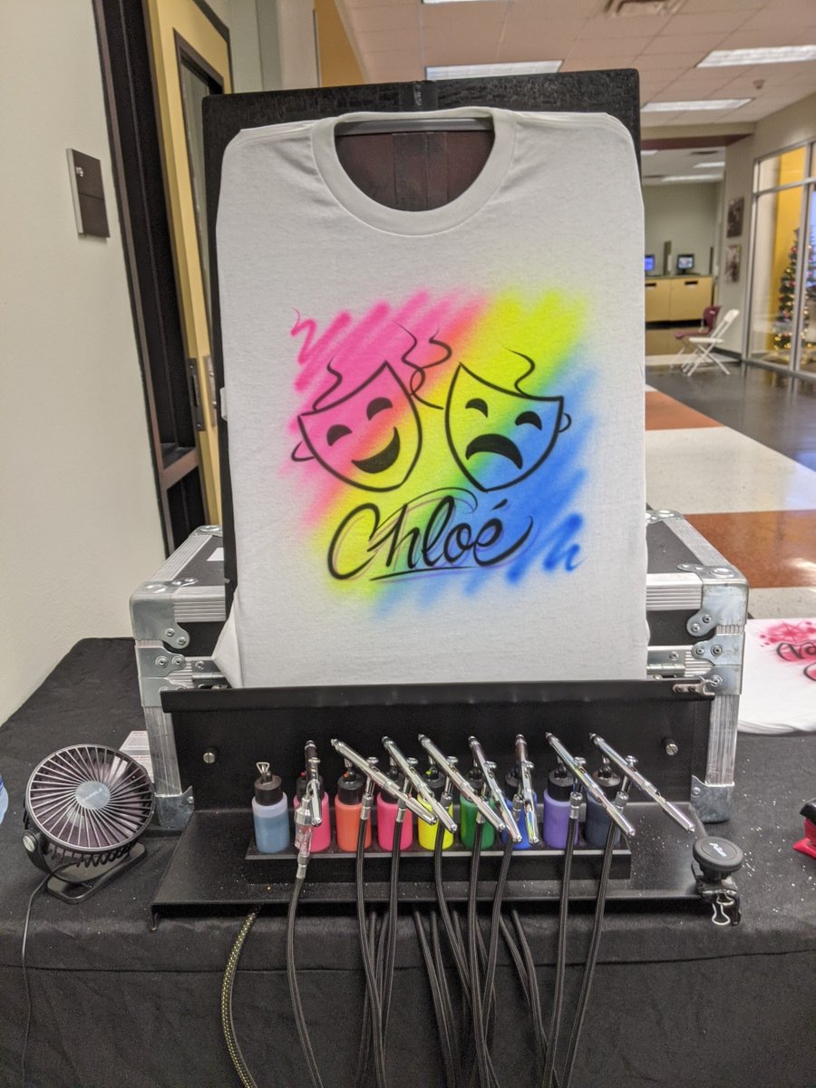 ssairbrush's tweet photo. Life isn’t perfect but your t-shirt can be! 💯

#AirbrushEvents #airbrushshirts #tshirts #airbrushing #collegeevents #mitzvahswag #corporateevents #weddings #birthdays #uniquelikeyou #motto #customshirts #airbrushed #customshirts #airpaint #eventprofs #evententertainment https://t.co/3WSkbpR5Rl