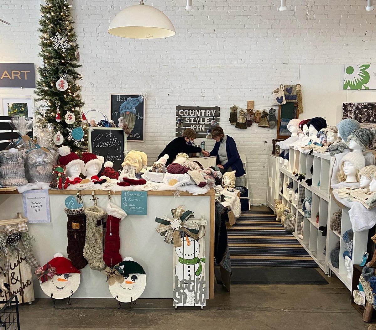 YegdtMarket's tweet photo. Our annual holiday market has officially begun! ✨🎄 The Local Love Holiday Market is open on the second floor during regular market hours. Shop local holiday vendors and enjoy fun holiday festivities. While you're here, make sure to check out our regular market. https://t.co/kTuYFVPcqO